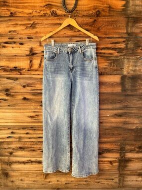 LOVE SOHO | Women's Wide Leg Jeans 15